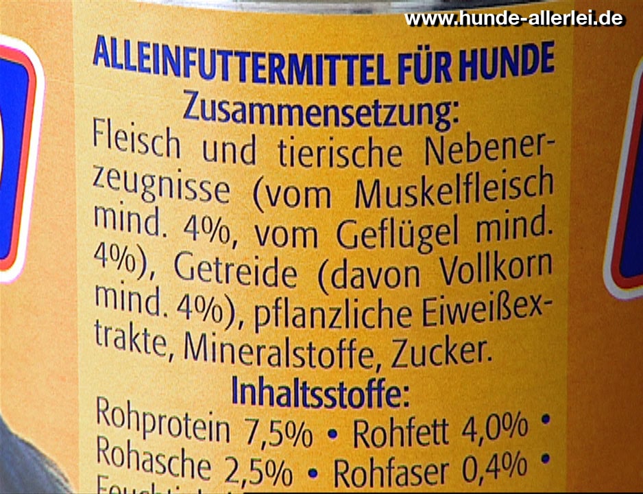 Deklaration auf der Rückseite einer Hundefutterdose