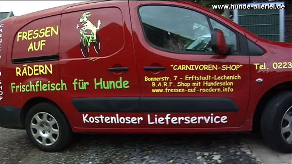 Lieferwagen Lieferwagen eines BARF-Futteranbieters